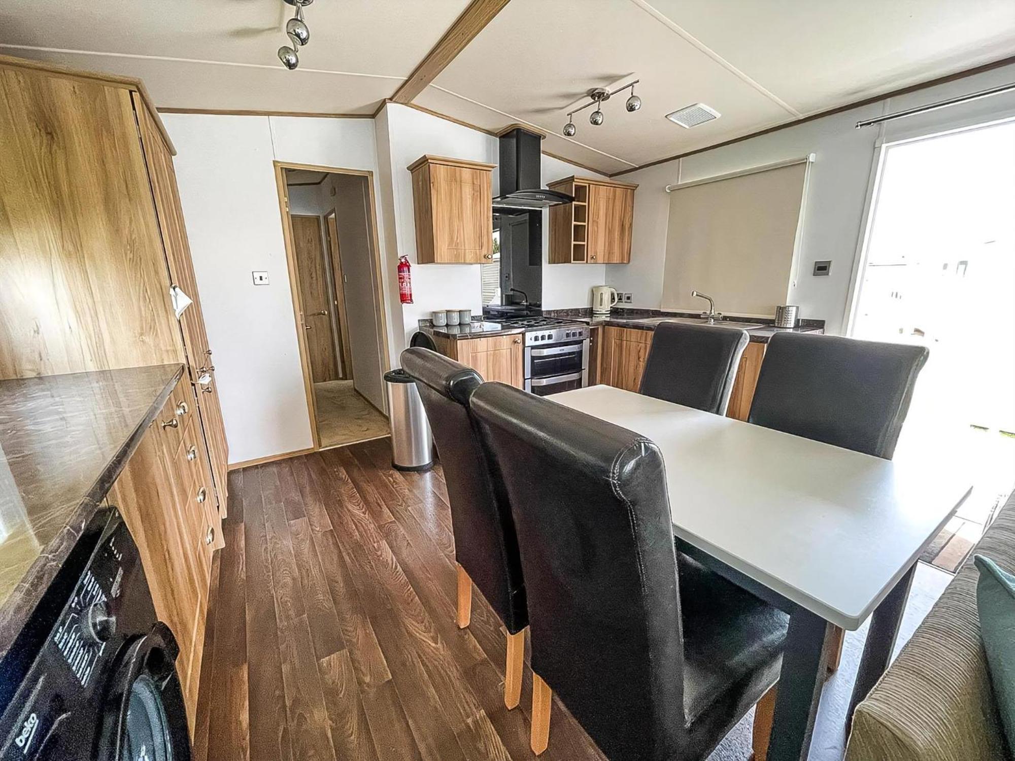 Beautiful Caravan With Decking At Carlton Meres Holiday Park, Suffolk Ref 60022M Saxmundham Buitenkant foto
