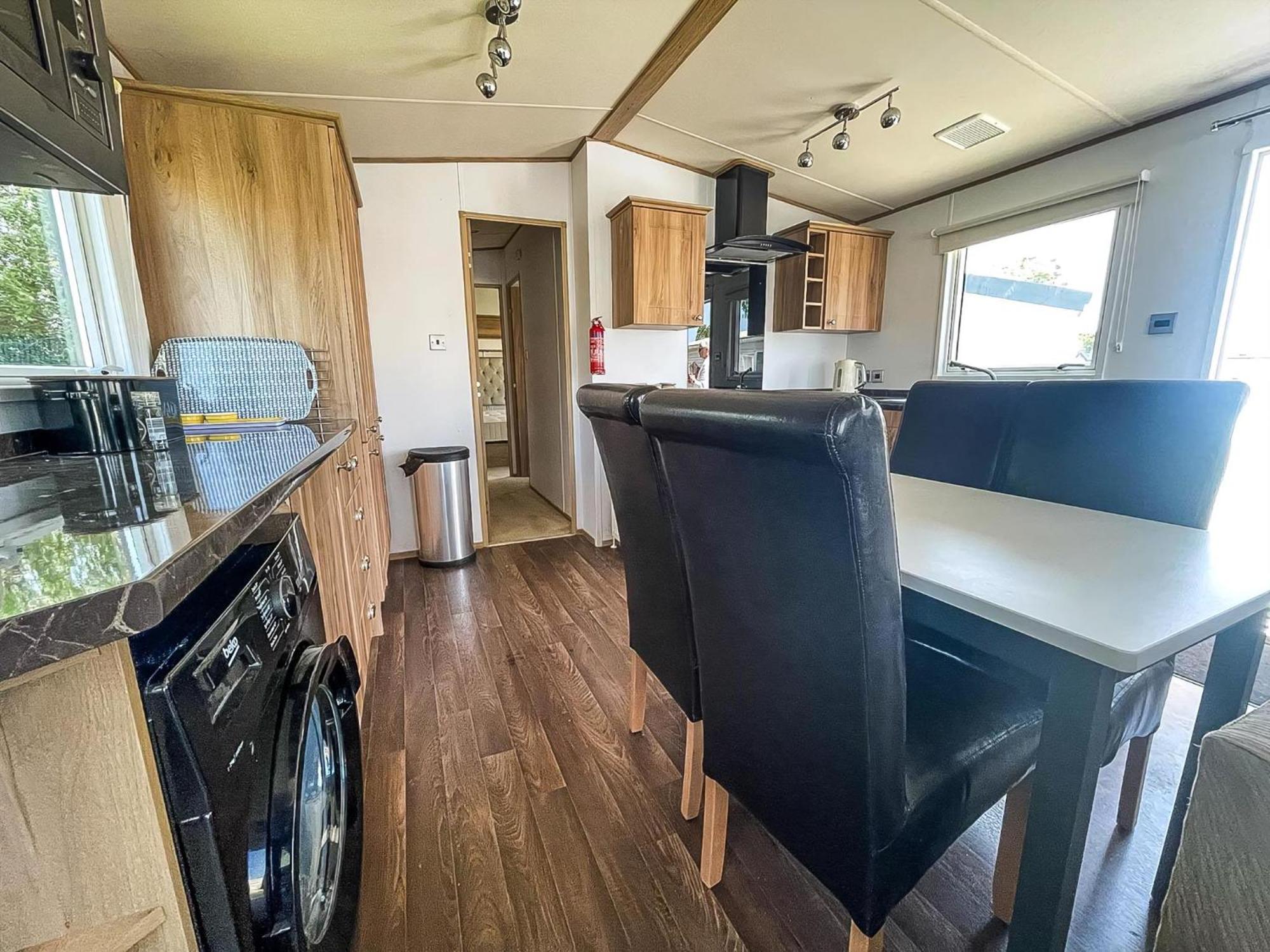 Beautiful Caravan With Decking At Carlton Meres Holiday Park, Suffolk Ref 60022M Saxmundham Buitenkant foto